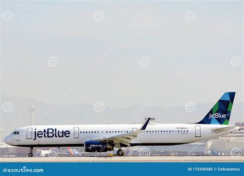 JetBlue Airways Plane Taxiing at Los Angeles Airport Editorial ...