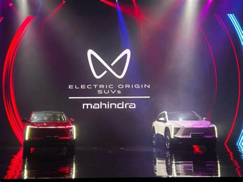 Toyota Innova Hycross waiting period in India [April 2025] — Check out ...