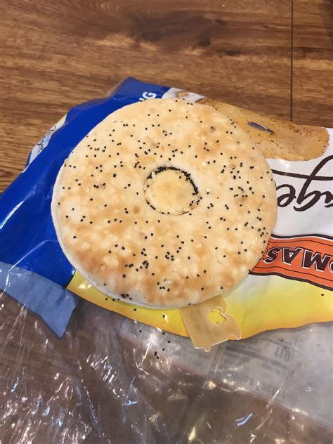 My bagel has no hole : r/mildlyinteresting