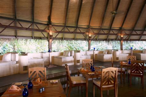 Maldives Resort Dining | Cowrie Restaurant at Coco Palm | Coco Collection