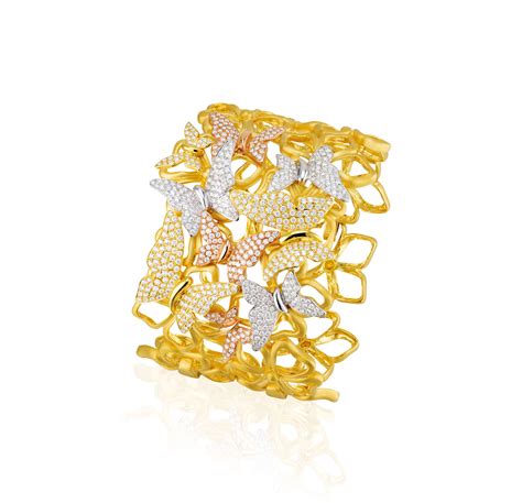 Anillo en oro amarillo de 18 K con esmeralda y diamantes. Stud Earrings ...