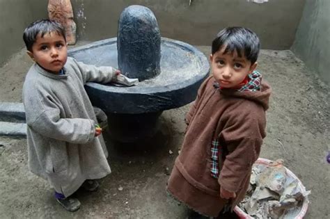 Muslims Join Hands With Pandit In Pulwama To Restore 80-Year-Old Temple ...