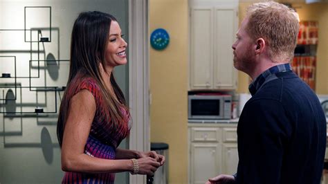 Watch Modern Family S3 Episode 20 on Disney+