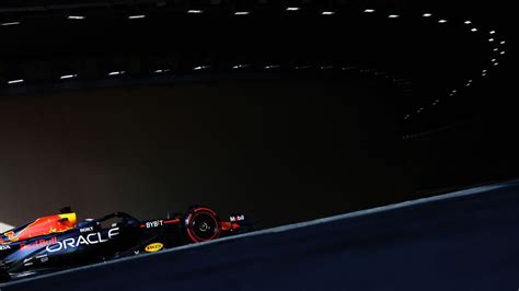 Red Bull complete pitch black pit stop in 2.84 seconds - ESPN