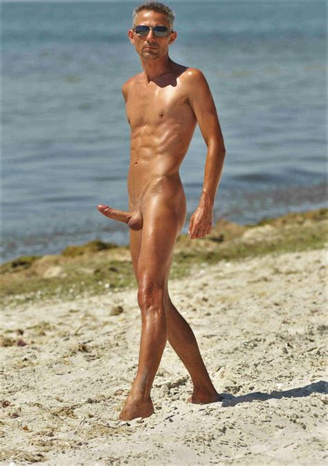 Nude Men Blog