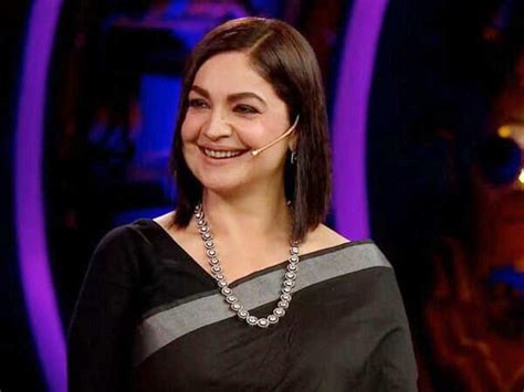 Pooja Bhatt Gears Up to Host a Talk Show | Filmfare.com