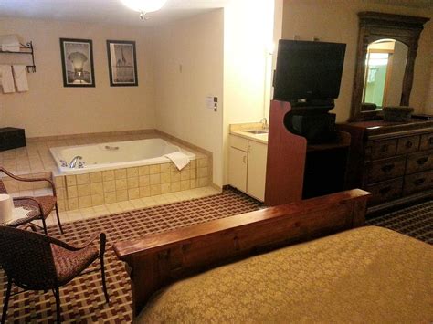 QUALITY INN & SUITES MARION $74 ($̶9̶9̶) - Prices & Hotel Reviews - IL
