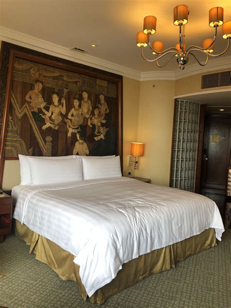 Hotel review: Shangri-La Hotel Bangkok - Binny's Food & Travel