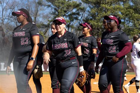 Bulldogs Belt Past Golden Grizzlies, Earn First Home Win - Alabama A&M ...