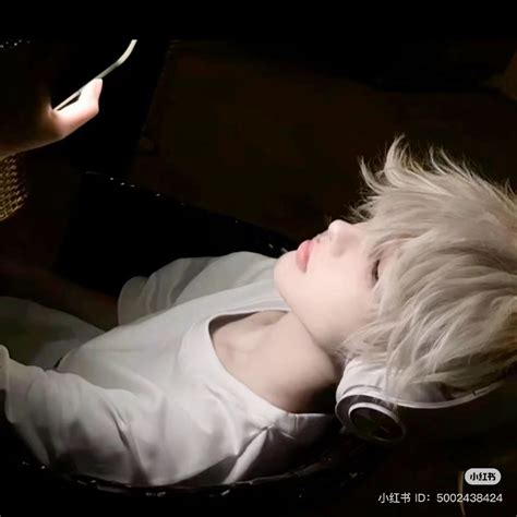 Pin by Angie Rivera on DRAWING | Boy with white hair, Guys with white ...