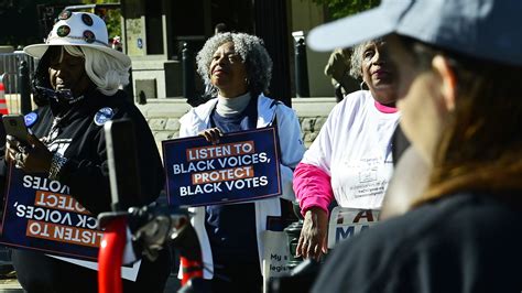 Black Person Voting 的图像结果