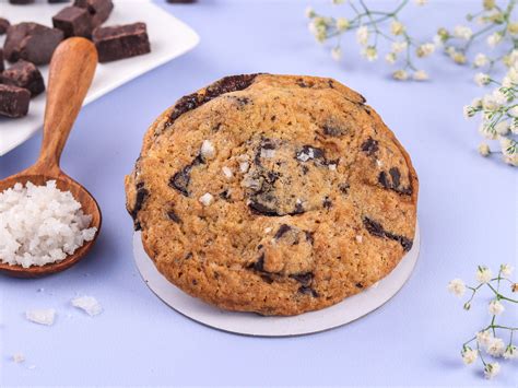 Chocolate Seasalt Big Cookie – Designer Cakes | JusBaked | Mumbai