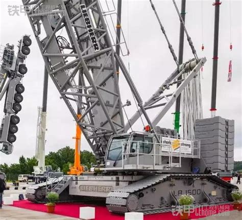 利勃海尔500吨LR1500履带式起重机亮相_铁甲工程机械网