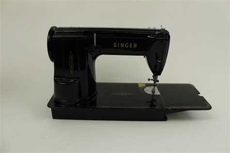 How to Thread a Singer 301A Singer Sewing Machine 的图像结果