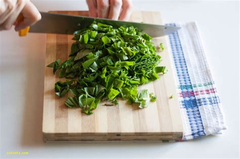 Riquísima sopa de acedera (o de espinacas) - Recetas de Esbieta