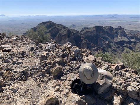Summiting Saddle Mountain - Shea Oliver