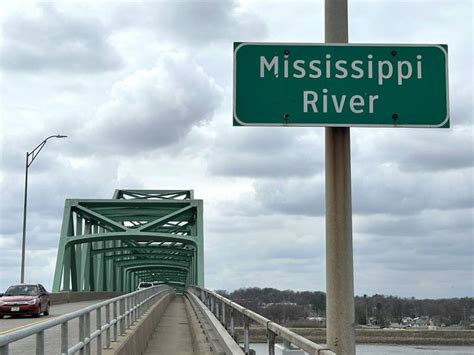 Illinois 136 bridge from Fulton to Iowa closed from May-September for ...