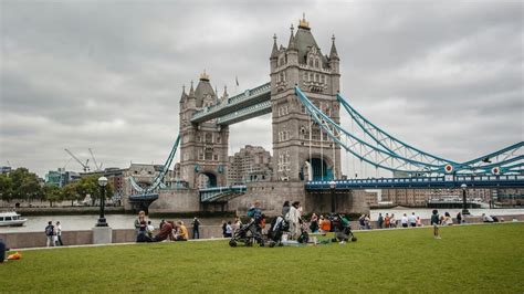 इंग्लैंड में 'मुहम्मद' बना सबसे पॉपुलर नाम, आठ सालों से टॉप 10 लिस्ट ...