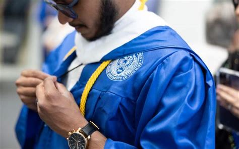Why Choose Honors - University Honors College - University at Buffalo