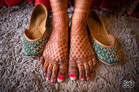 9 Punjabi Jutti Images For The Bride And Groom For The D-Day!