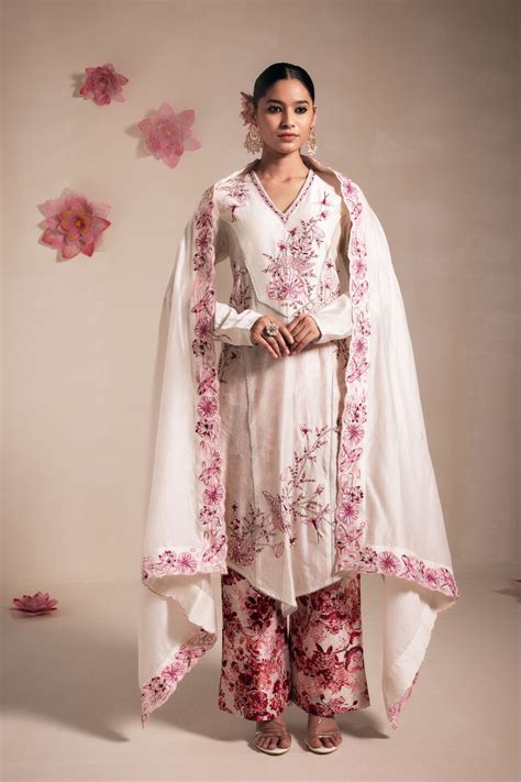 Rasasvada - Pink Scalloped Kurta Set - Elahe