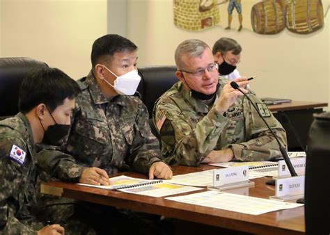 Republic of Korea Maj. Gen. Jung visits CASCOM, builds interoperability ...