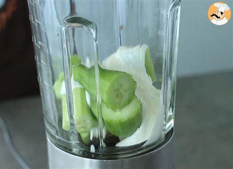 Chilled cucumber and mint soup