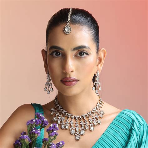 Buy Royal Necklace, Earrings, and Maang Tikka – Auraa Trends