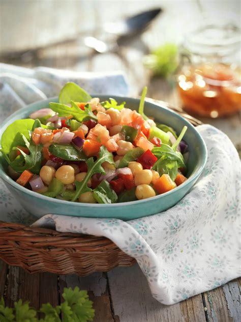 Ensalada de garbanzos, la receta de verano completa y rica para tener ...
