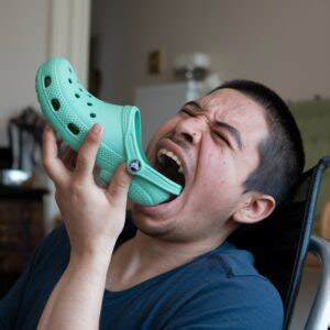 Alien Crocs Eating People 的图像结果