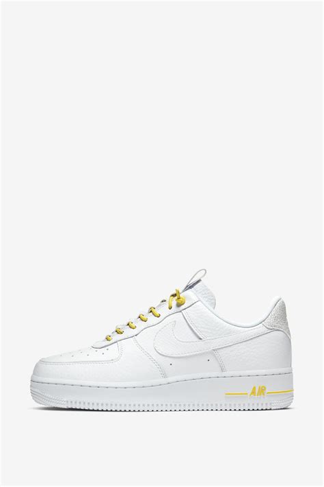 Women's Air Force 1 Lux 'White/Chrome Yellow'. Nike SNKRS