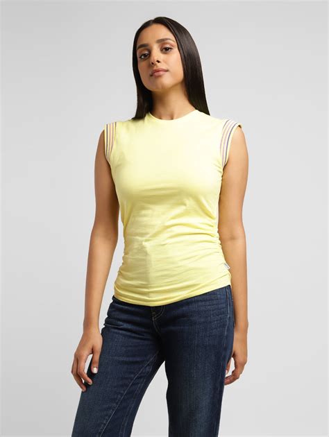 Buy Women's Tops Online at Best Prices – Levis India Store