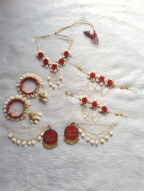 Red Floral Shell Jewellery set with Customised Dulhaniya Earrings ...