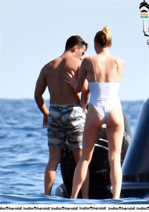 Sophie Turner Hot butt show in Bikini while enjoying with B