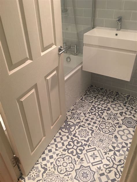 8 Ways To Incorporate Patterned Floor Tiles Into Your Bathroom Design