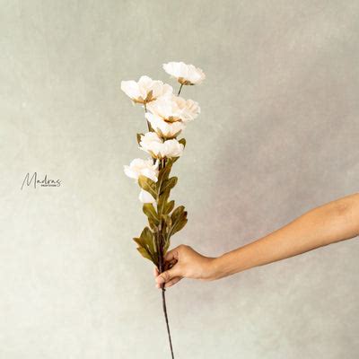 Christa Flower Bunch – Madras Prop Store