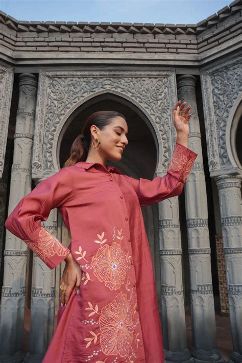 ROMAN SILK FLORAL EMBROIDERED COORDINATED SET – fashiondwarclothing