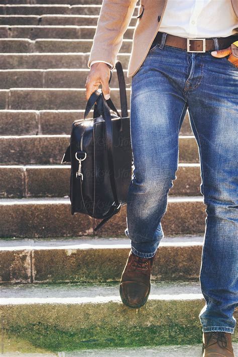 Businessman with Briefcase 的图像结果