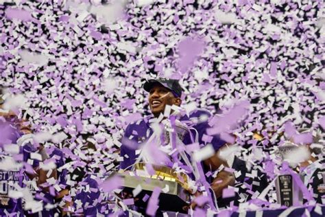 Washington tops Texas in Sugar Bowl, seals CFP final spot - ESPN