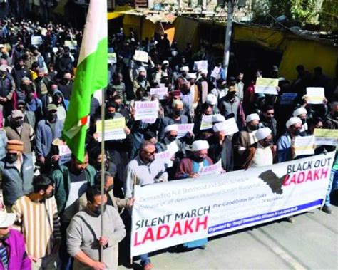 Leh administration blocks silent march, suspends internet