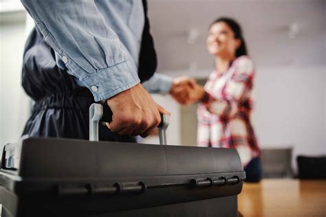 Handyman Is Lucky 的图像结果