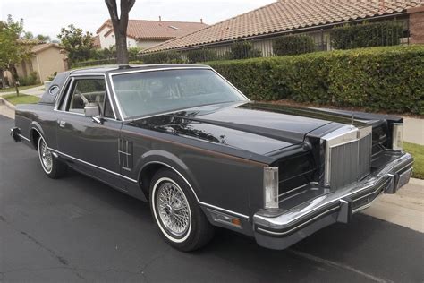 No Reserve: 1981 Lincoln Continental Mark VI Givenchy Edition for sale ...