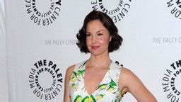 Ashley Judd in Carolina Herrera Spring 2012 | Vogue India