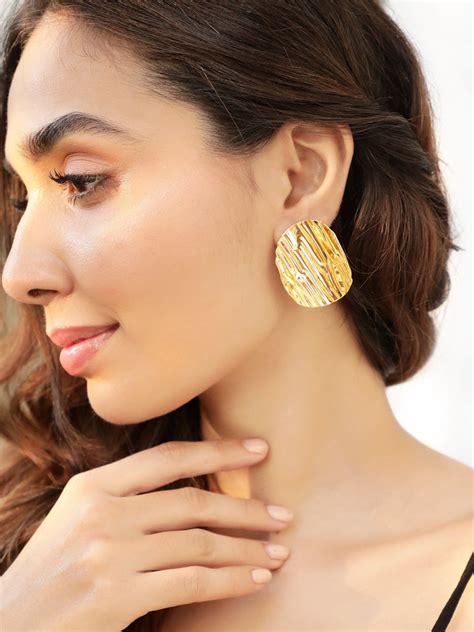 Shop Exquisite Gold Stud Earrings with White Stone – Rubans