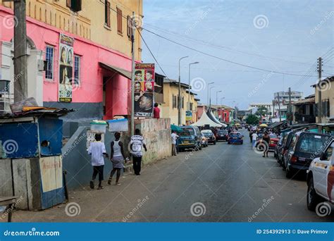 Ghana People in Town 的图像结果