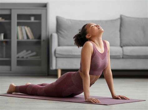 7 Best Yoga Asanas To Increase Your Appetite | TheHealthSite.com Photo ...