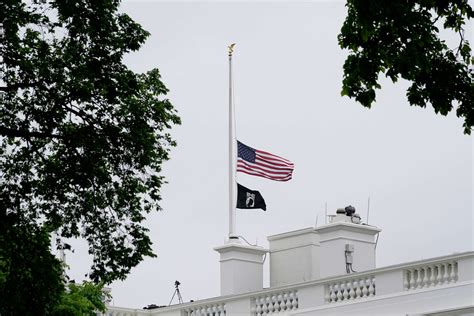 Biden orders flags to half-staff as US records 1 million COVID deaths ...