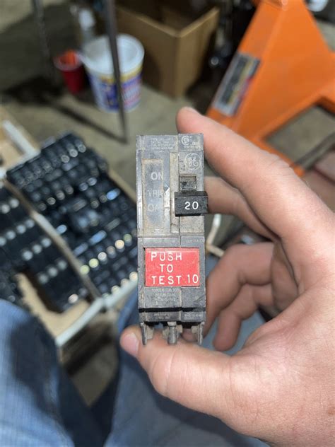 GE THQL1120GF 20 Amp 1 Pole 120V GFCI THQL1120GFT Used – Energy Power Systems LLC