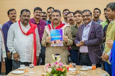 Union Education Minister Pradhan Announces to Establish Incubation ...