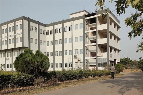 Global Institute of Management and Technology Hostel Fees: Rooms, Food ...